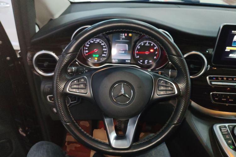 Used Mercedes-Benz V-Class 2017 V 260 Avantgarde Edition