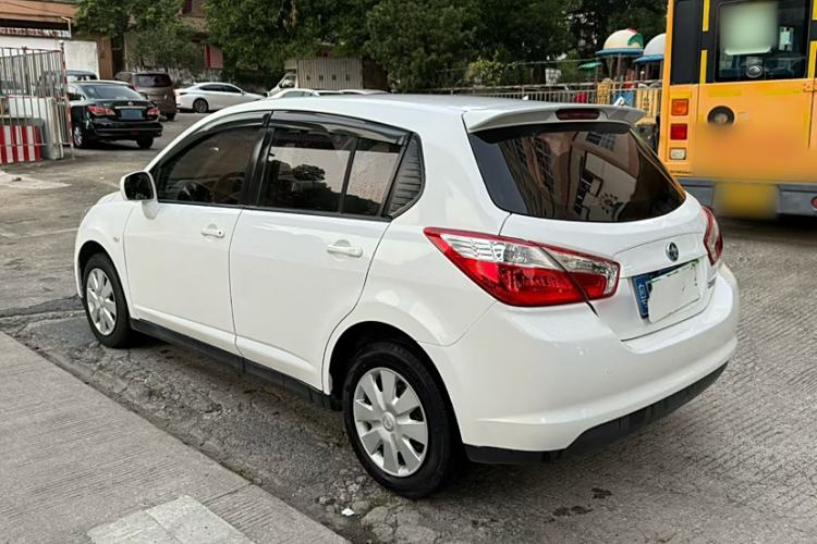 Used Venucia R50 2013 1.6L Automatic Fashion Edition
