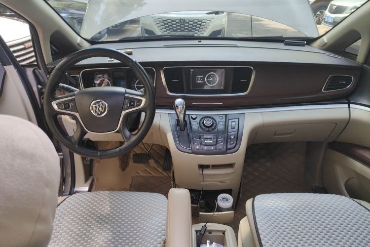 Used Buick GL8 2018 28T Luxury Model China VI Standard Center Console
