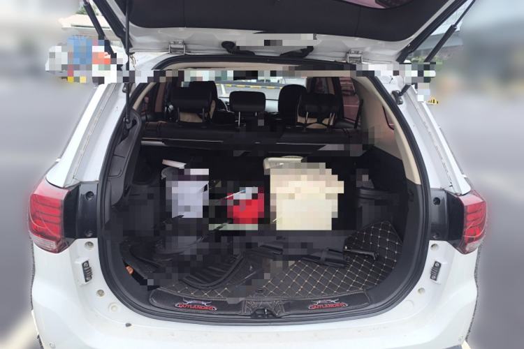 Used Mitsubishi Outlander 2018 2.4L 4x4 Elite Edition 5 Seats Trunk