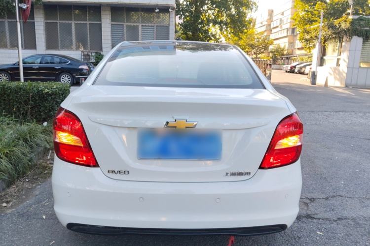 Used Chevrolet Aveo Sonic 2014 Sedan 1.4 SL MT Comfort Edition