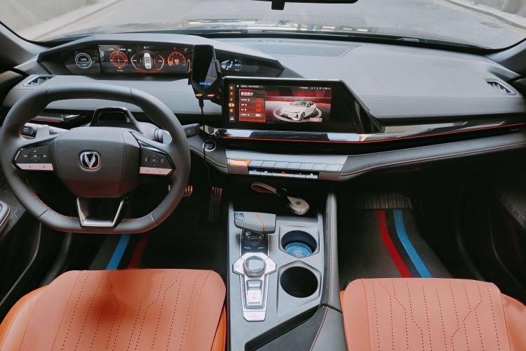 Used CHANGAN UNI-V 2025 1.5T 500Bar Prestige Sporty Version