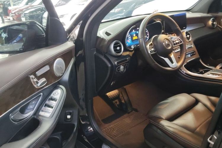 Used Mercedes-Benz GLC 2020 Facelift GLC 260 L 4MATIC Luxury Edition
