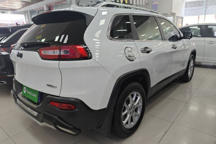 Used Jeep Cherokee 2016 2.4L Professional Edition

