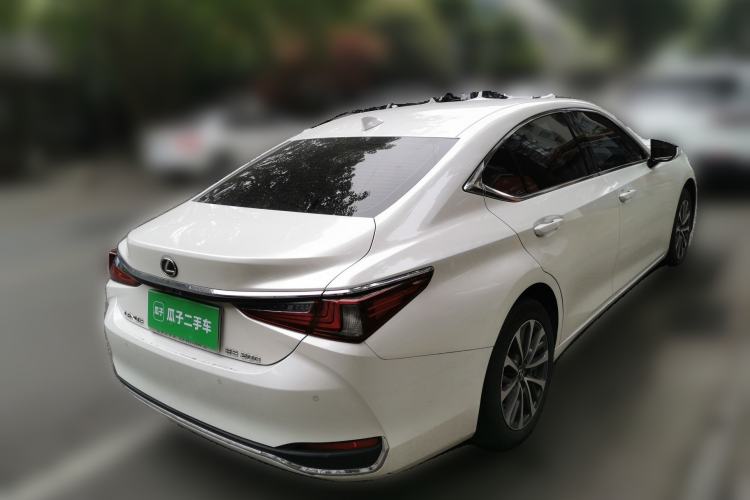 Used Lexus ES 2022 200 Excellence Edition
