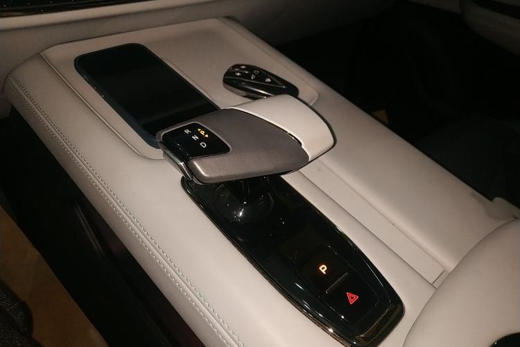 Used Changan UNI-Z New Energy 2024 Blue Whale Smart Electric iDD 125km Excellence Model