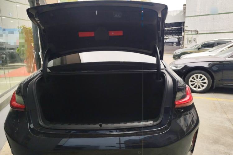 Used BMW 3 Series 2025 330Li M Sport Shadowline Package Trunk