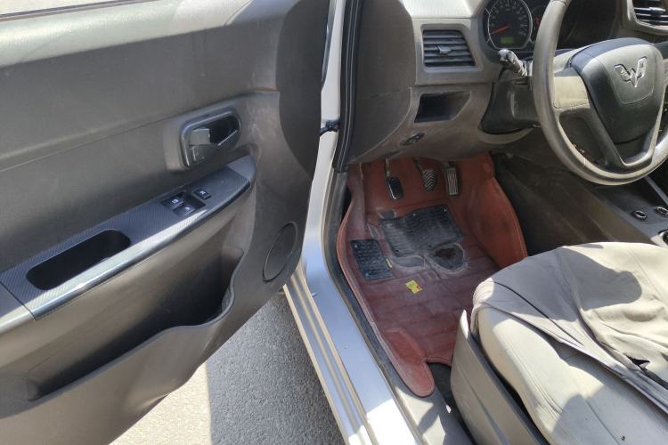 Used Wuling Hongguang 2015 1.2L S Base Model China V Standard
