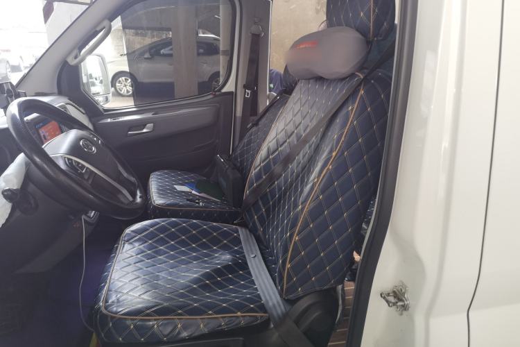 Used SAIC MAXUS Xintu V80 2021 2.0T PLUS Manual City Edition Short Wheelbase Ultra-Low Roof—7/8/9-Seater Left Front Seat