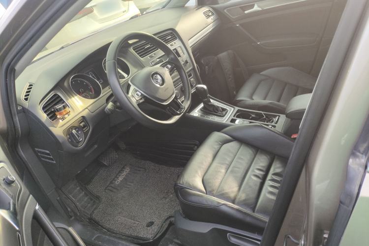 Used Volkswagen Golf 2014 1.4TSI Automatic Luxury Model
