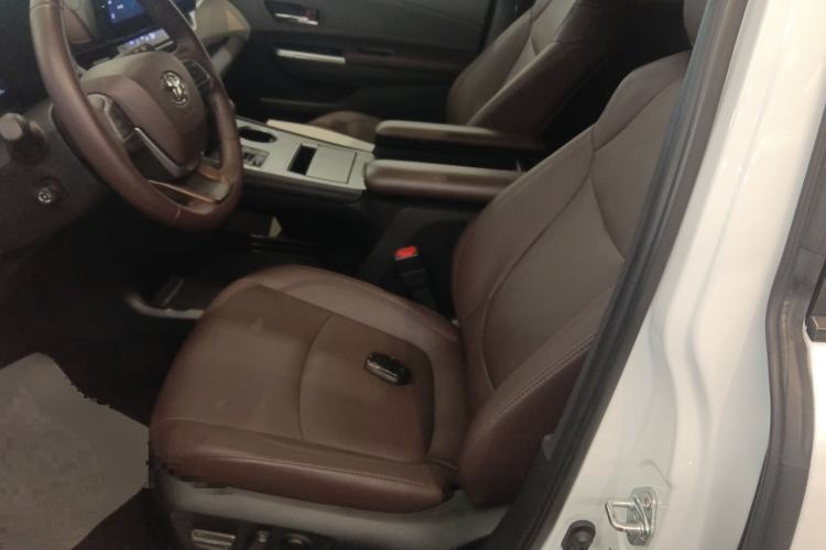 Used Toyota Granvia 2023 2.5L Hybrid Flagship VIP Edition Left Front Seat