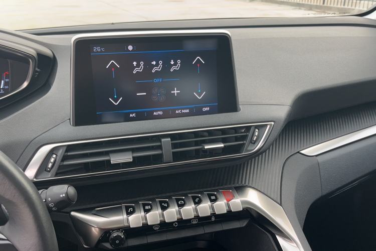 Used Peugeot 5008 2017 380THP 7-Seater Elite Edition Audio And AC Panel