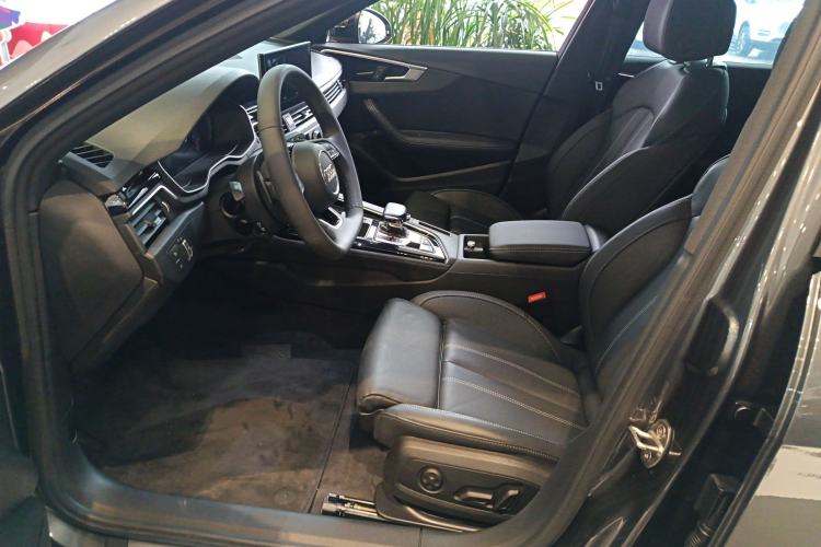 Used Audi A4L 2023 40 TFSI Luxury Dynamic Model
