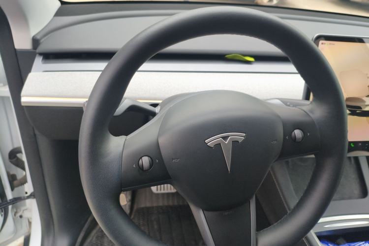 Used Tesla Model Y 2022 Rear-Wheel-Drive Version

