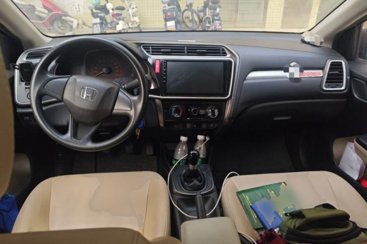 Used Honda Greiz 2016 1.5L Manual Classic Edition Center Console