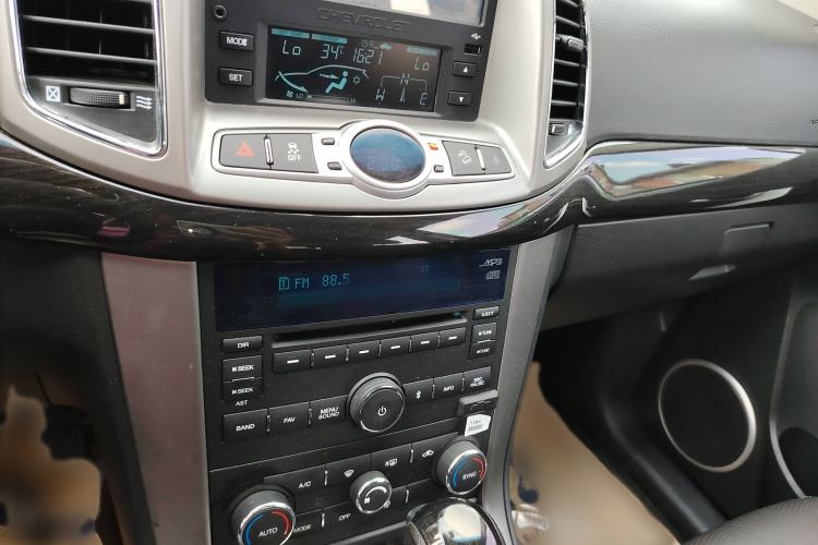 Used Chevrolet Captiva 2015 2.4L 4x4 Flagship Edition 7-Seater