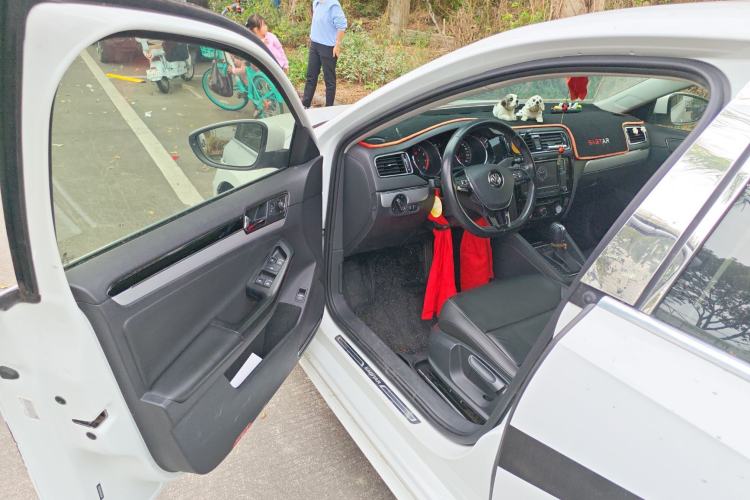 Used Volkswagen Sagitar 2018 280TSI DSG Ignite Edition Driver Seat