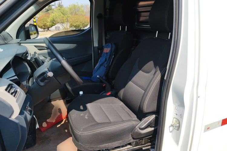 Used SAIC MAXUS EV30 2022 Pure-Electric Smart Logistics Expert with Long Wheelbase Guoxuan
