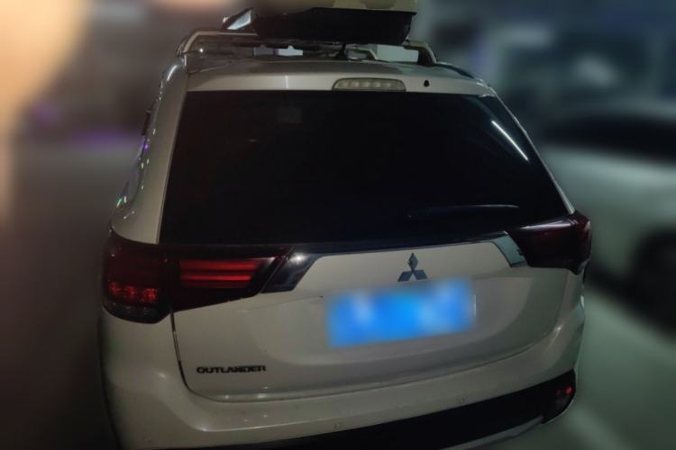 Used Mitsubishi Outlander 2016 2.4L 4x4 Elite Edition 7-Seater