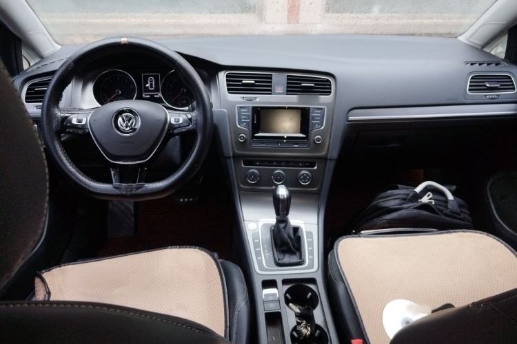 Used Volkswagen Golf 2016 230TSI Automatic Luxury Version Interior 2