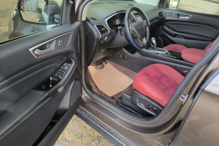 Used Ford Edge 2016 EcoBoost 245 Two-Wheel-Drive Titanium 7-Seater
