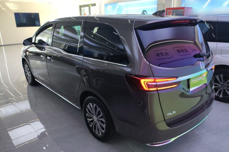 Used Buick GL8 2023 Facelifted Land Cruiser Executive Luxury Version
