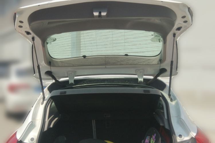 Used Buick GT 2012 XT 1.6L Automatic Comfort Edition Trunk