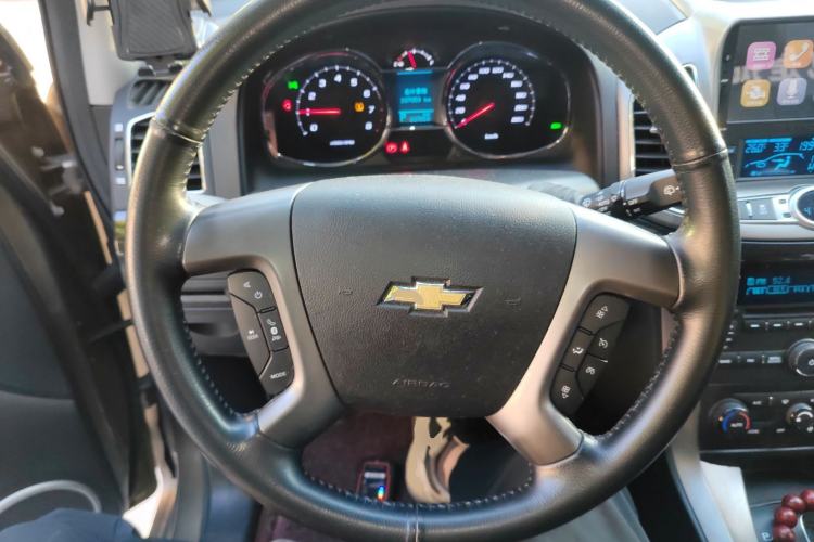 Used Chevrolet Captiva 2015 2.4L 4x4 Flagship Edition 7-Seater