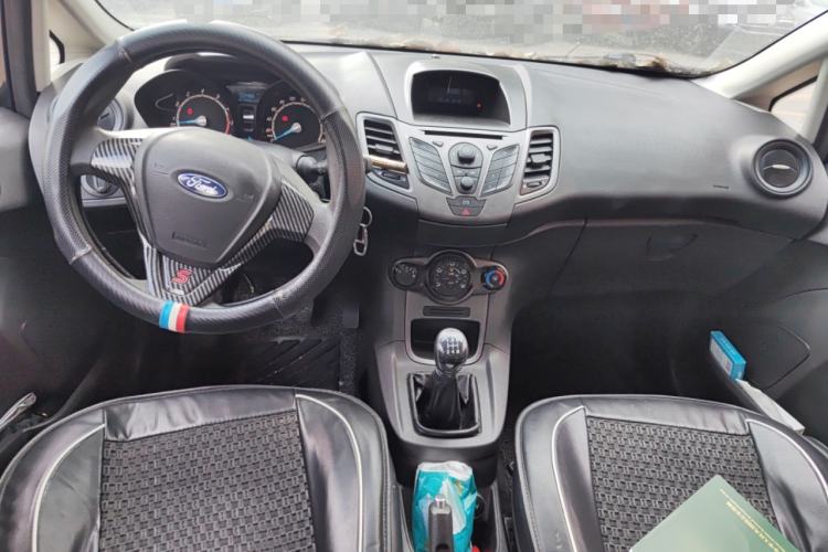 Used Ford Fiesta 2013 Sedan 1.5L Manual Fashion Edition
