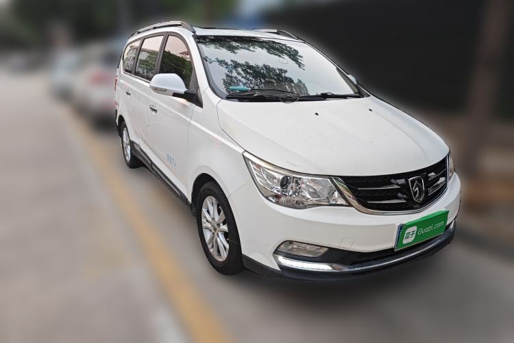 Used Baojun 730 2016 1.8L iAMT Luxury Model 7 Seats Front Right 45 Deg
