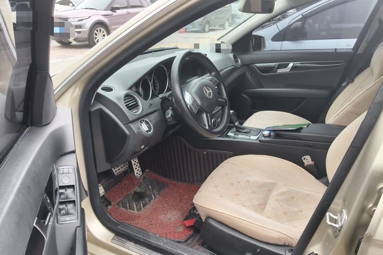 Used Mercedes-Benz C-Class 2010 C 180K Classic model