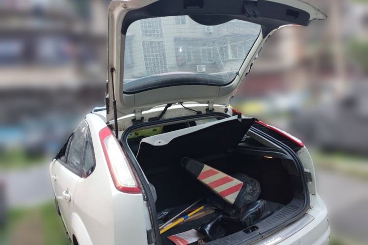 Used Ford Focus 2013 Hatchback Classic 1.8L Manual Base Model Trunk