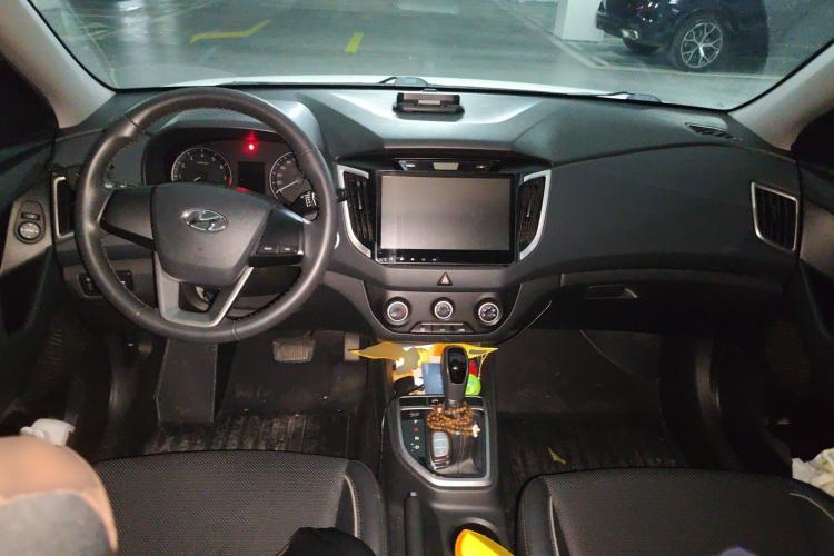 Used Hyundai ix25 2015 1.6L Automatic Two-Wheel Drive Smart GLS Trim Interior 2