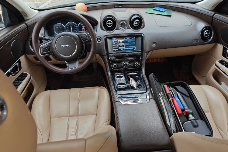 Used Jaguar XJ 2014 XJL 2.0T Two-Wheel-Drive Elegant Business Edition
