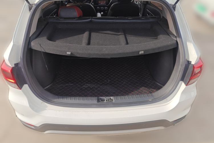 Used Kia KX Cross 2017 1.4L MT GLS
