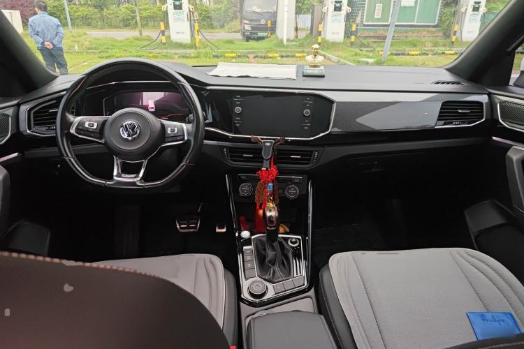 Used Volkswagen Tayron 2019 380TSI Four-Wheel Drive R-Line China VI-standard Center Console