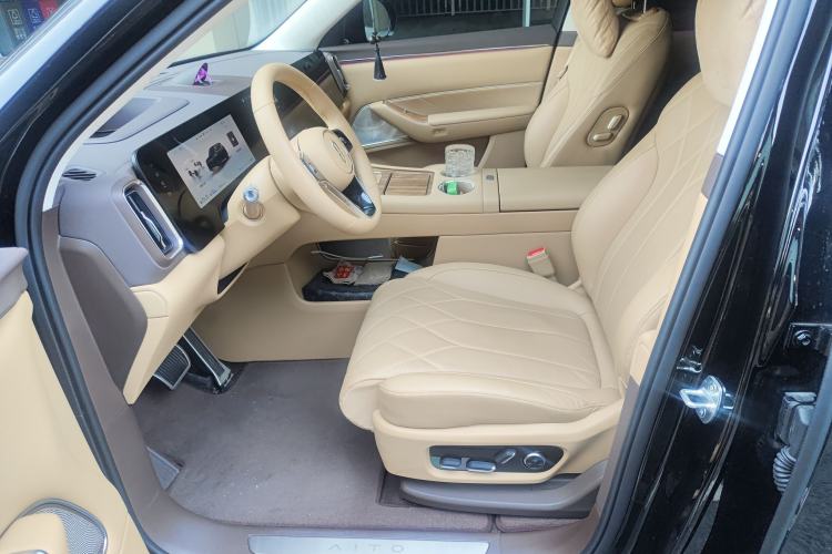 Used Hima AITO M8 2025 Extended-Range Ultra Version 53.4 kWh 6-Seater Edition
