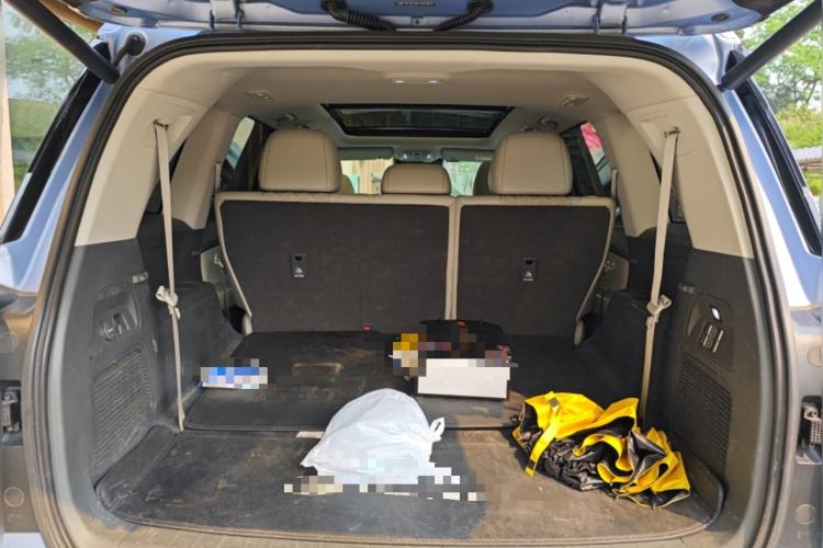 Used GAC Trumpchi GS8 2022 Dual-Engine Series 2.0TM Two-Wheel Drive Prestige Edition (7 Seats) Trunk