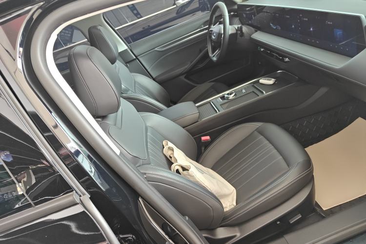 Used Ford Mondeo 2025 2.0T EcoBoost Luxury Version
