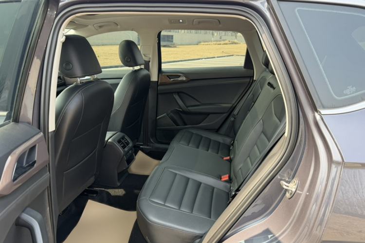 Used Volkswagen Tharu 2020 280TSI Two-Wheel Drive Luxury Edition China VI Standard
