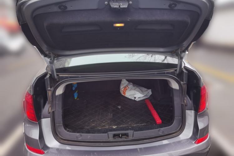 Used BMW 5 Series GT 2010 535i Leading Model Trunk