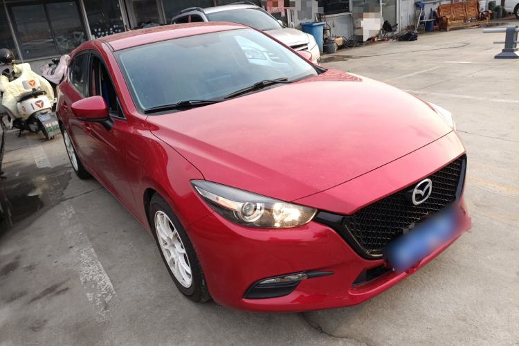 Used Mazda Mazda 3 Axela 2017 Hatchback 1.5L Manual Comfort Edition China V