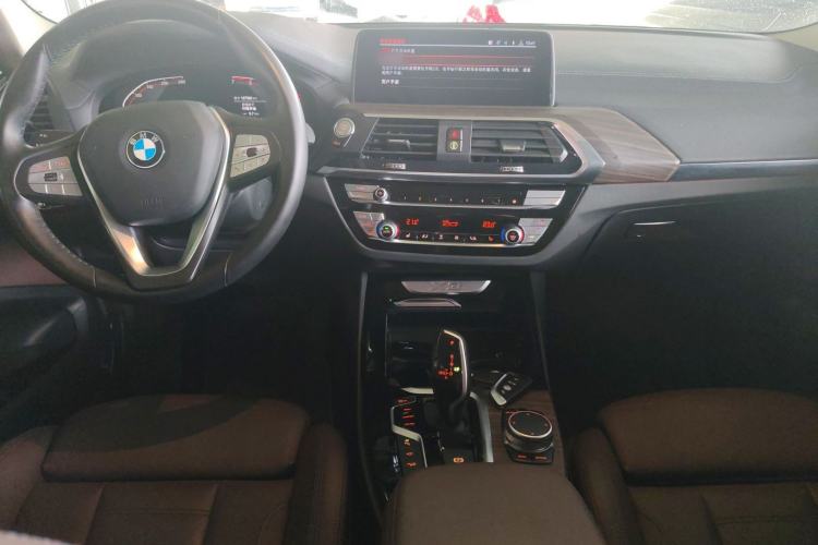 Used BMW X3 2020 xDrive28i Luxury Package Center Console