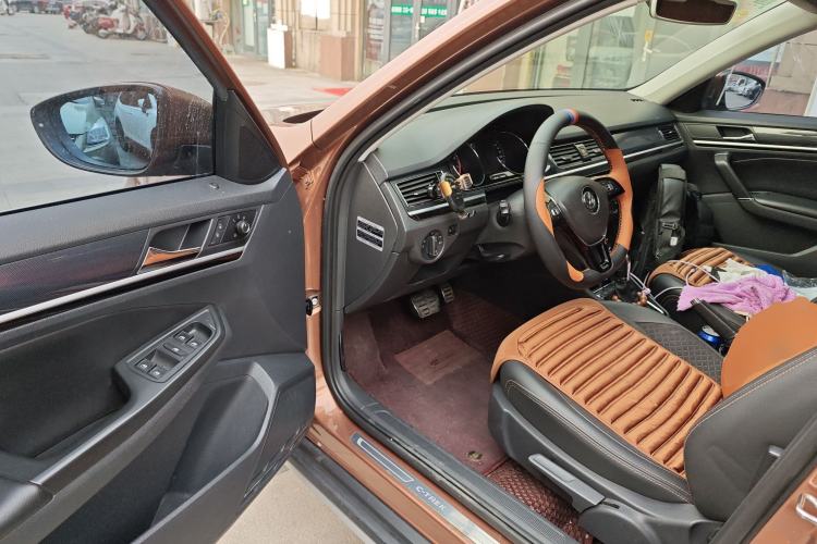 Used Volkswagen C-TREK 2017 230TSI DSG Luxury Model
