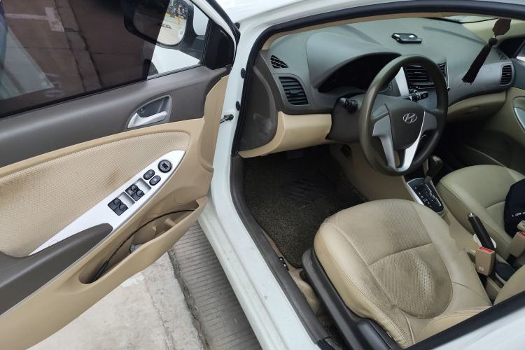 Used Hyundai Verna (older generation) 2013 Sedan 1.4L Automatic Standard GL Model
