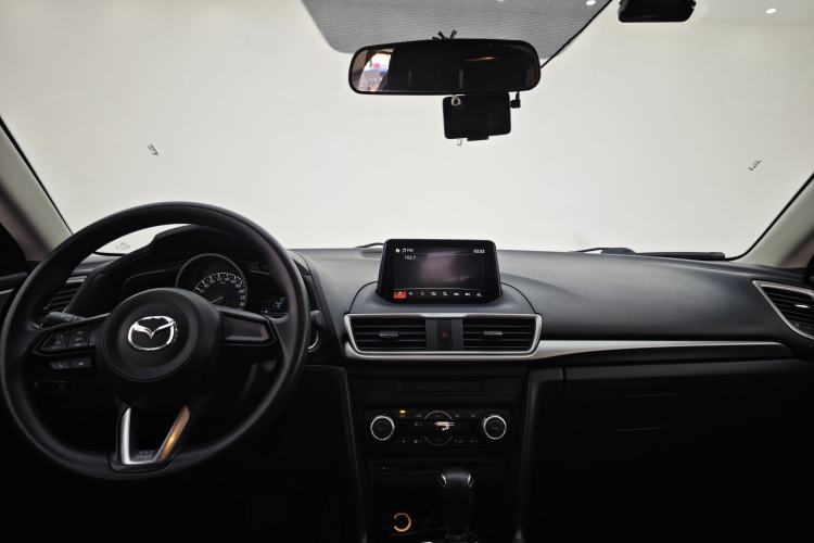 Used Mazda 3 Axela 2017 Hatchback 1.5L Automatic Luxury Model Emission Standard China V