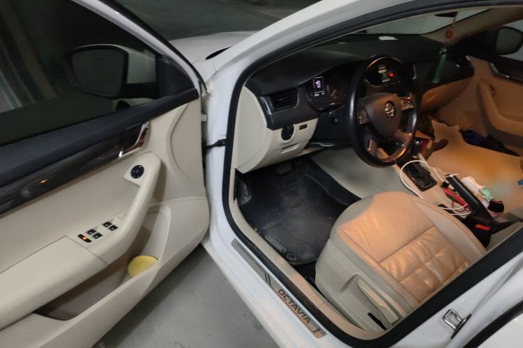 Used Skoda Octavia 2015 1.6L Automatic Yijun Edition
