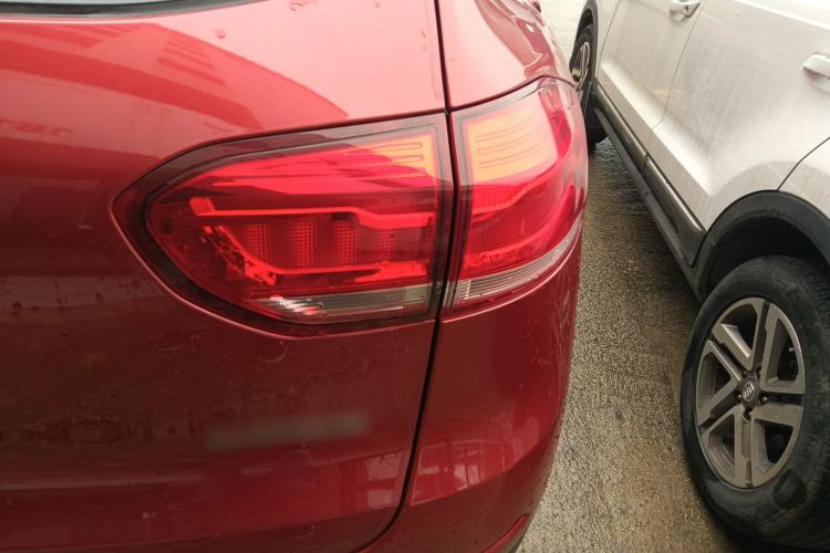 Used Haval H2s 2017 Red-Label 1.5T Dual-Clutch Luxury Model