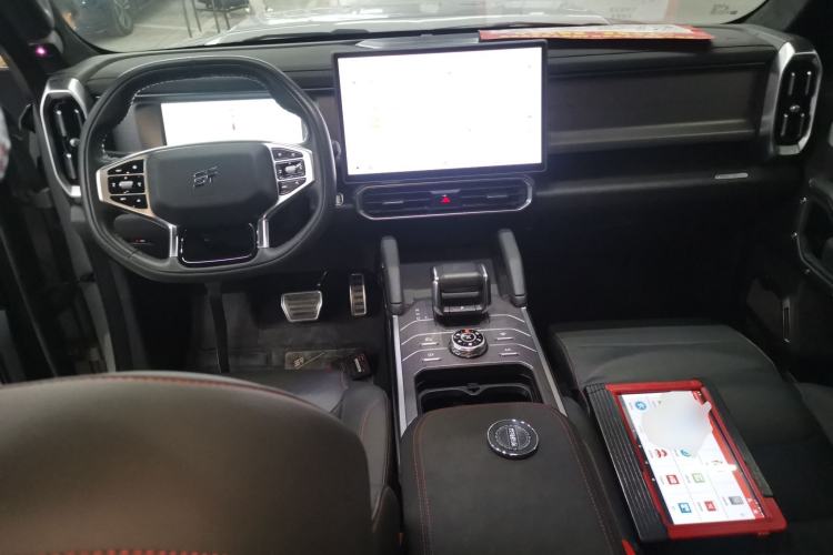 Used JETOUR Traveler 2024 2.0T All-Wheel-Drive Silver Dragon Wings Center Console