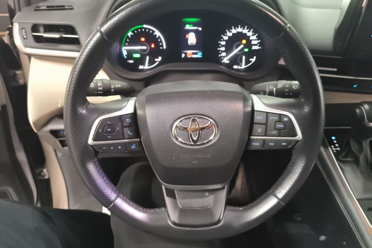 Used Toyota Sienna 2021 2.5L Hybrid Luxury Edition
